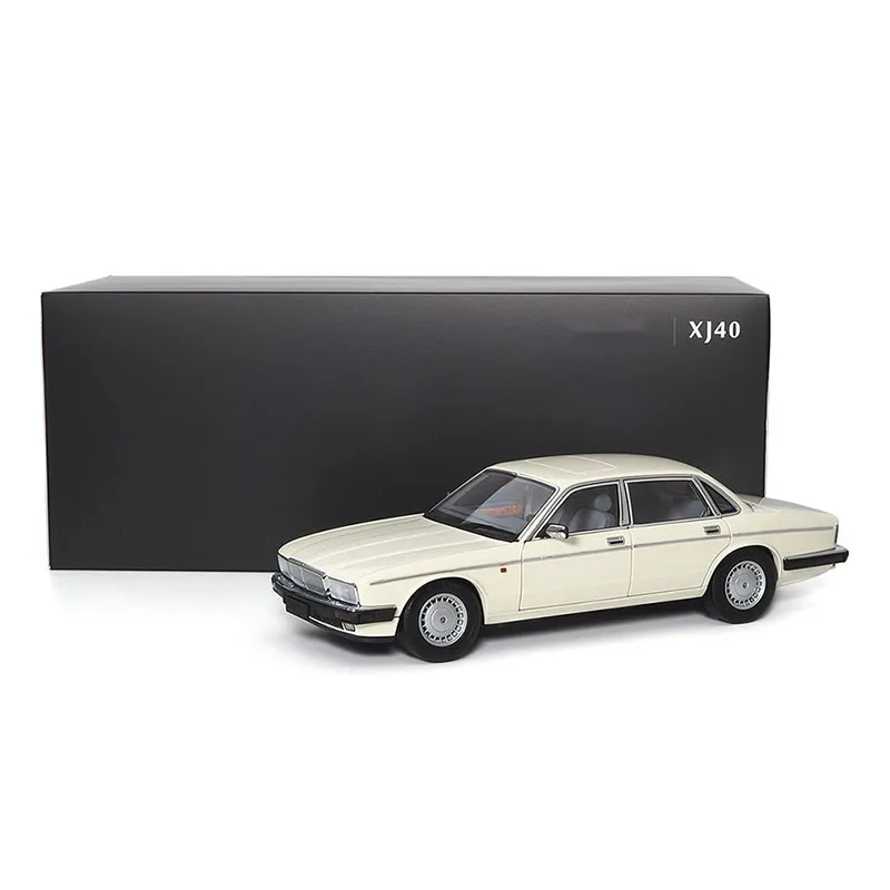 Almost Real AR1:18 Jaguar XJ6 XJ40 white alloy full open model