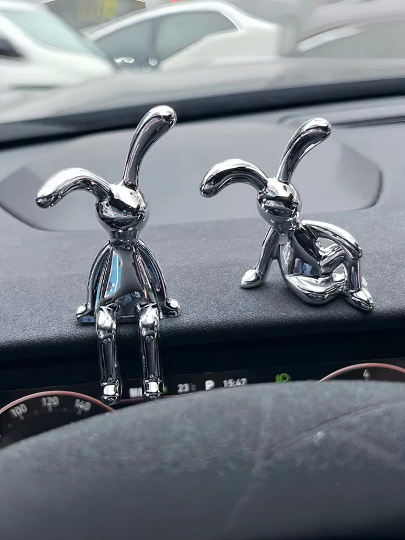Silver Rabbit Car Dashboard Ornaments | Bunny Figurines for Car & Desk Decor