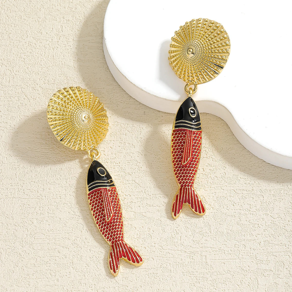 

2025 New 2pcs Colorful Fish Shape Earrings for Women Girls Statement Sea Animals Drop Earrings Holiday Party Jewelry Gifts