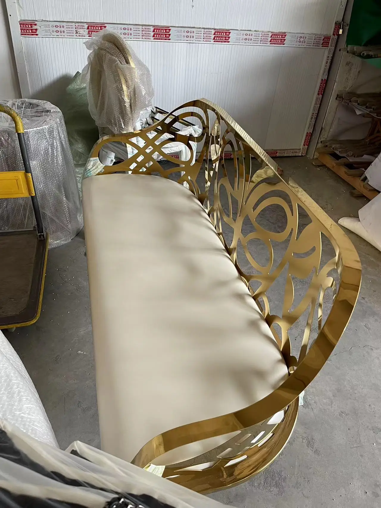 *Royal Hollow Gold Stainless Steel Wedding Sofa for Bride and Groom