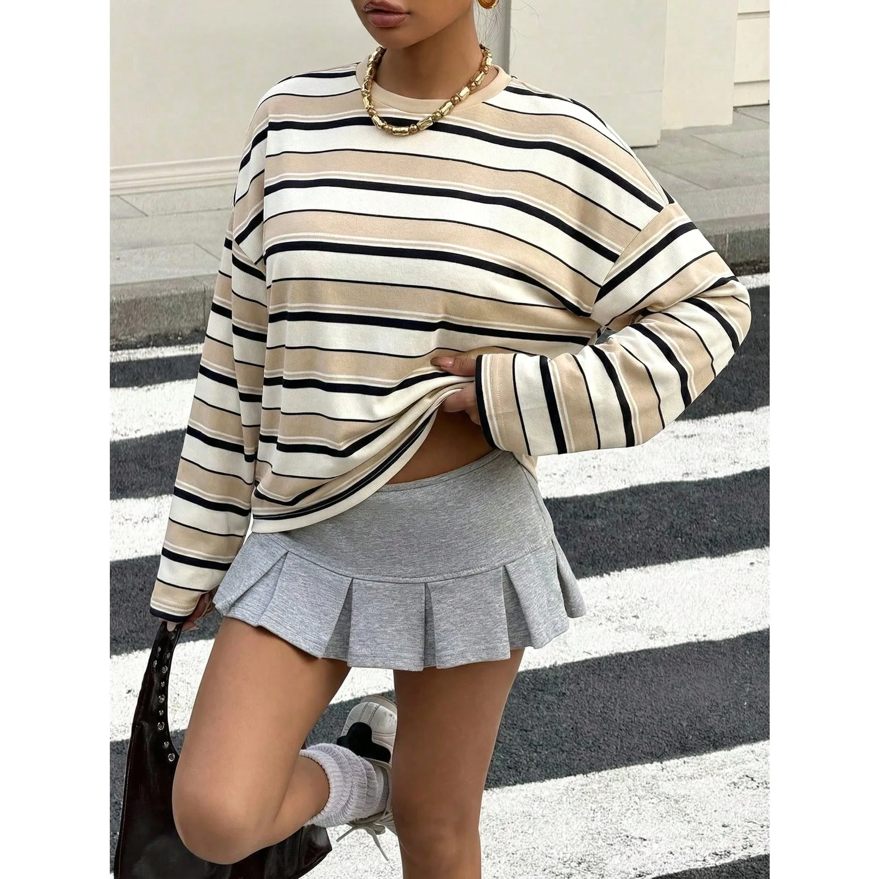 2026 Damen Beige-Schwarzes Langarm-T-Shirt mit Horizontalen Streifen, Rundhals, Locker Geschnitten, Oversized, Lässig, Retro, Tägliches Herbst-Basic-Oberteil – Detail 4