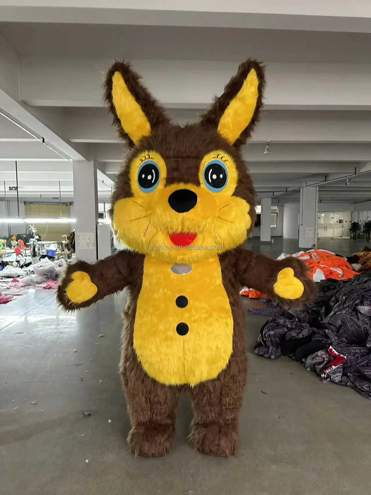 Cartoon opblaasbaar bruin konijn mascottekostuum schattig konijntje opblaasoutfit voor volwassenen feest cosplay geen batterij inbegrepen