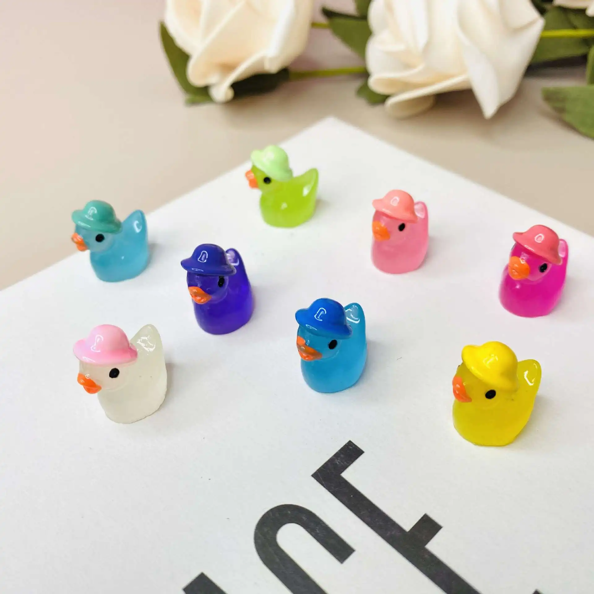 50-100PCS Luminous Mini Ducks Miniature Duck with Hats Fluorescence Fairy Garden Decoration Cute Animals Micro Landscape