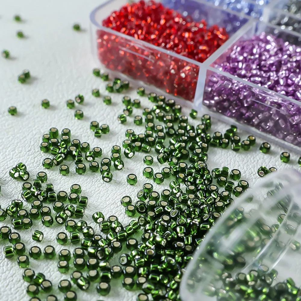 Aus Japan importiert, 15/0 TOHO 1,5 mm silberbeschichtete runde Perlen, Schmuckzubehör, 10 g, wird für Perlenstickereien und feines Perlenweben verwendet. – Detail 2