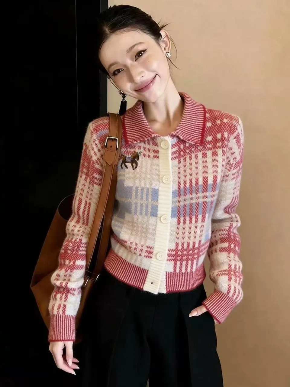 

Красный вязаный кардиган для женщин: уникальный, красивый, модный, нежный, мягкий, с длинными рукавами, для весеннего гардероба