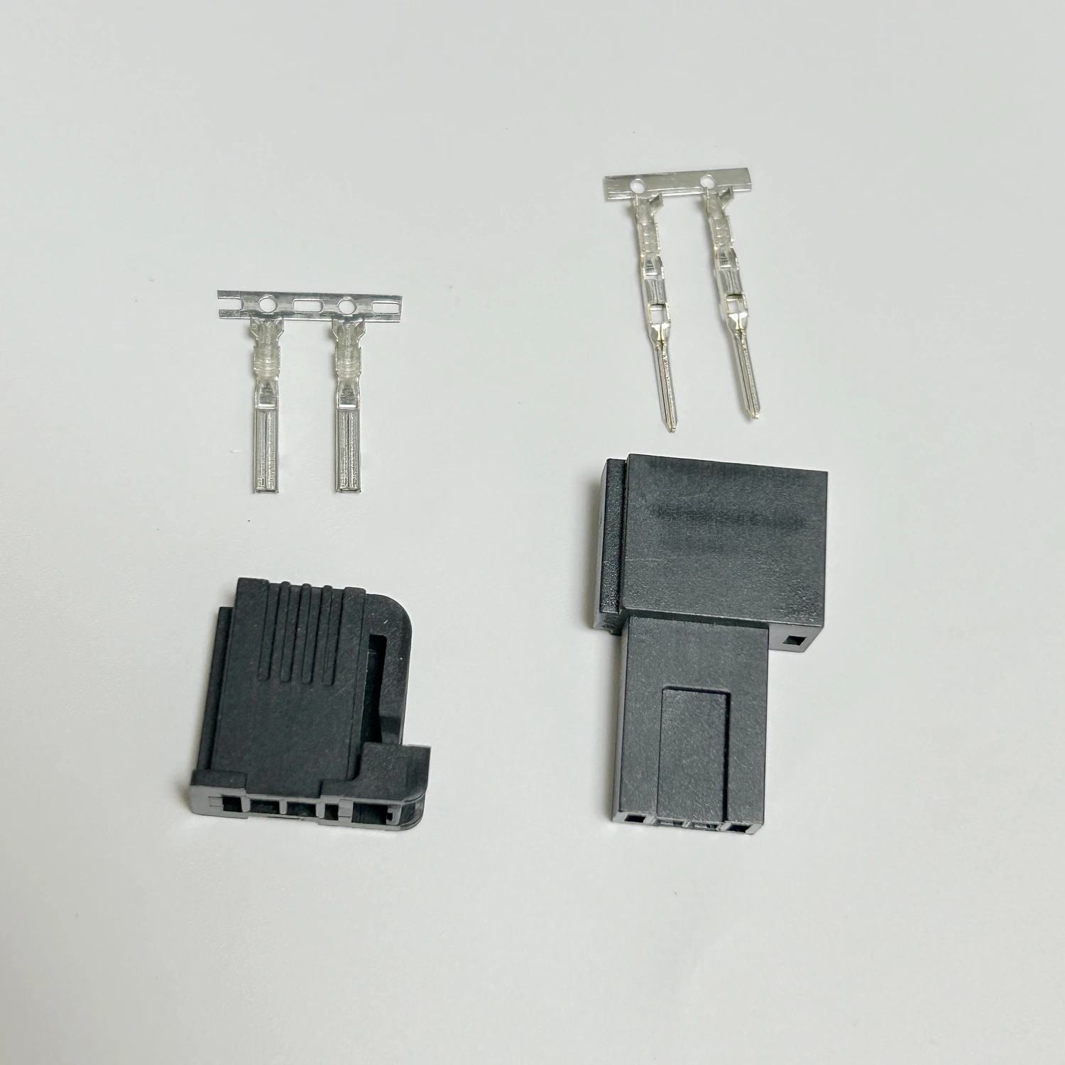 for Chevro let Brake Foot Light Glove Box Tail Box Light 2P Automotive Connector Plug Shell Terminal