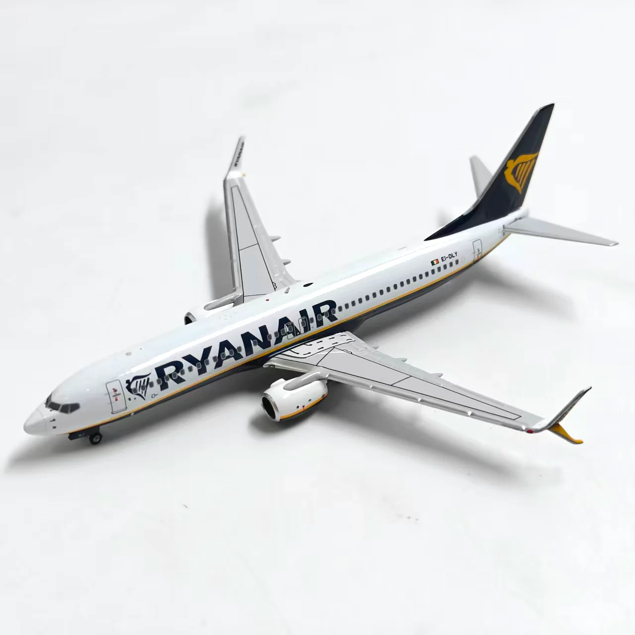 دييكاست 1/400 مقياس NG نماذج Ryanair 737-800 سبيكة نموذج طائرة تحصيل لعبة هدية تذكارية عرض حلية