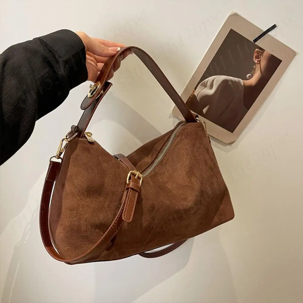 Bolsa de ombro de camurça para mulheres, bolsa crossbody, alça ajustável, bolsa hobo com bolso interno, bolsa bolsa com zíper, bolsa