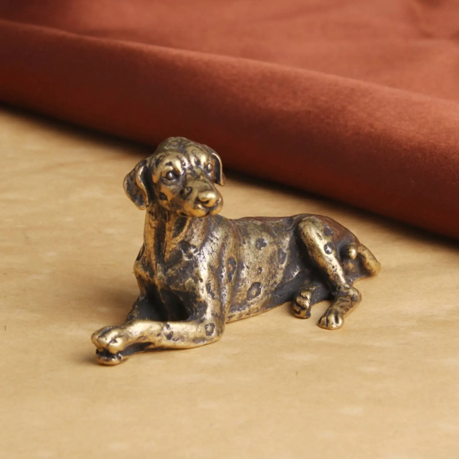 

Spotted Dog Figurine Feng Shui Decor Chinese Astrological Dog Figurine Vintage Brass Paperweight Retro Appearance for Desktop