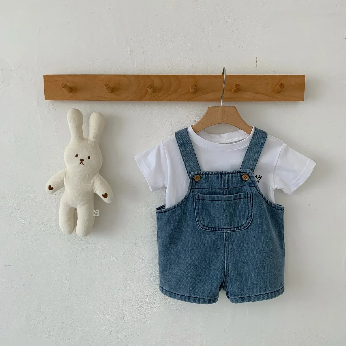

2025 New Summer Boys Girls Leisure Cotton Denim Overalls White T - Shirt Two - Piece Set - Stylish Trendy Kids Fashion Outfit