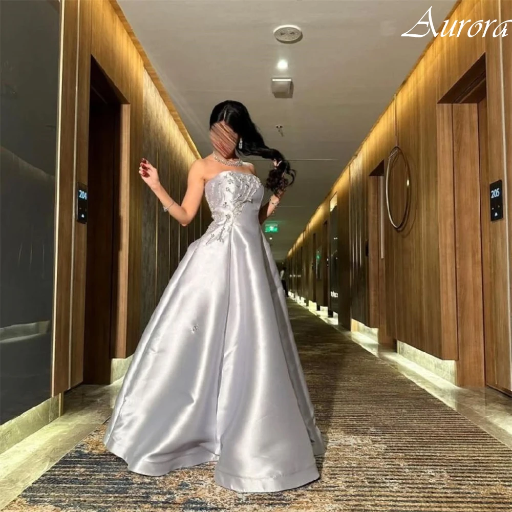 فساتين حفلات مخصصة من الساتان الفضي بدون حمالات، فستان سهرة رائع من الكريستال واللؤلؤ الكلاسيكي على شكل حرف A لحفلات العودة للوطن