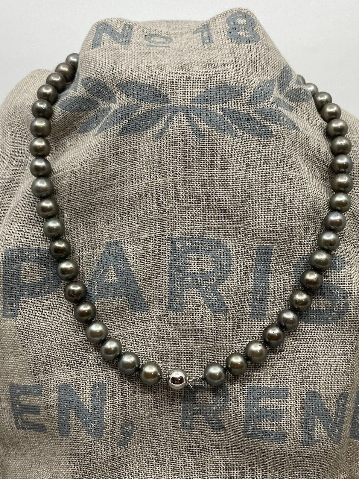 hot A large amount of natural authentic black perfect circles AAAA 10-11mm Black Tahitian Pearl Necklace18 