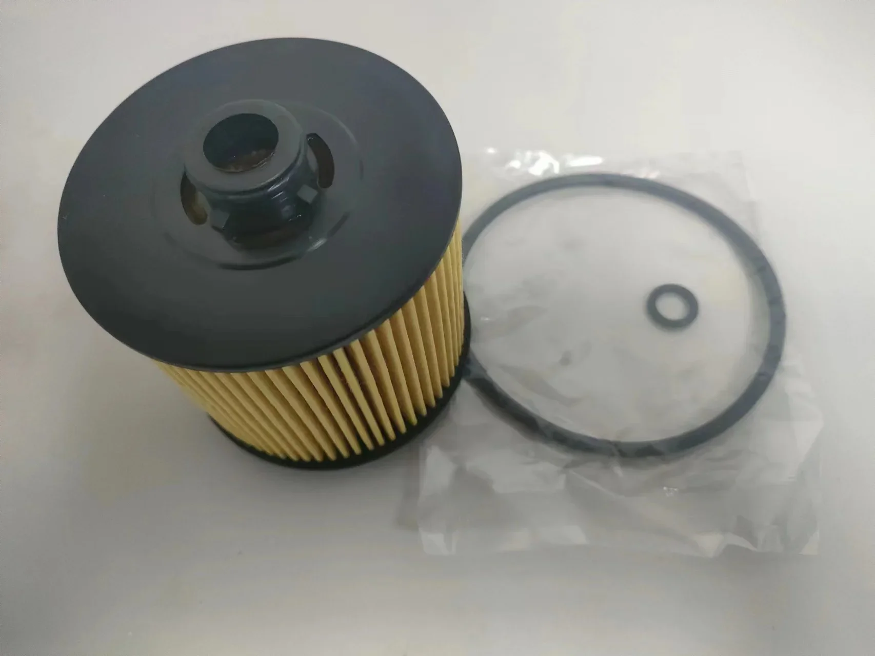 Oil Filter 1056022300 For GEELY Coolray SX11 Proton X50 ICON BINRUI BINYUE BOYUE EMGRAND JIAJI LYNK & CO 01 02 03 06