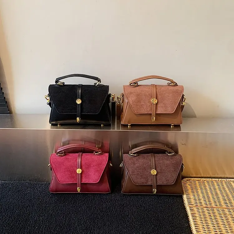 

Женская модная маленькая квадратная сумка в корейском стиле 2026 года, нишевая повседневная универсальная сумка через плечо/кроссбоди, портативная сумочка