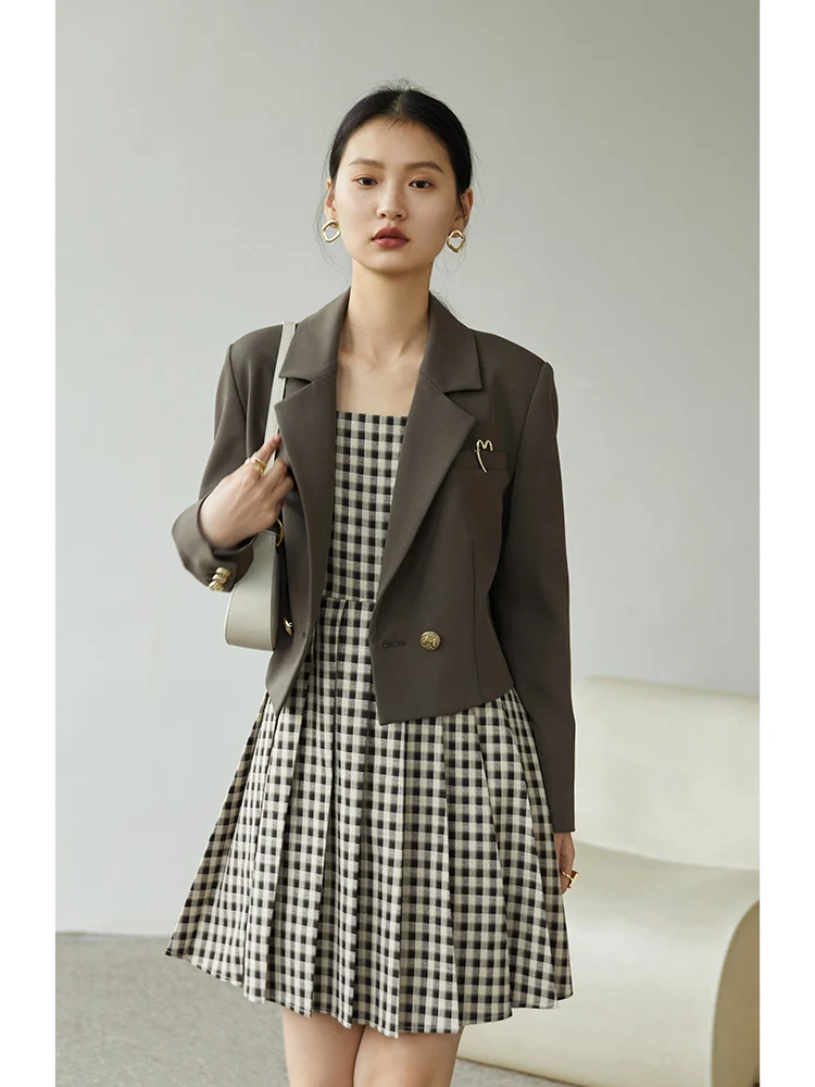 ZIQIAO Autumn Suit Collar Full Regular Sleeve Short Blazers Loose Office Lady Detachable Brooch Double Breasted Spring Jackets