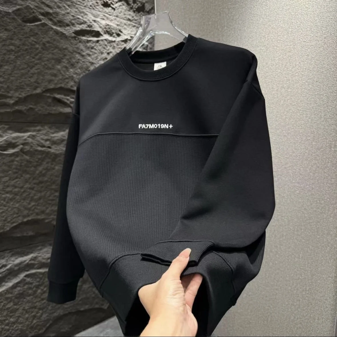 

Loose Men's round Neck Sweatshirt Patchwork Embroidery Fashionable Youthful Style High Quality Fabric Couple's T-Shirt