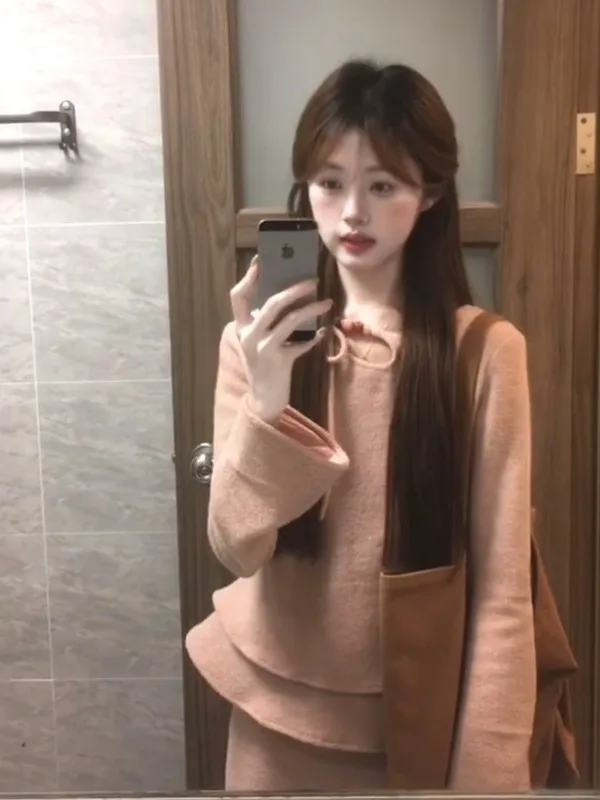 

Soft Style Knitted Sweater And Skirt Set Comfortable Long Sleeve round Neck Spring Fashion Women's Two-Piece Outfit