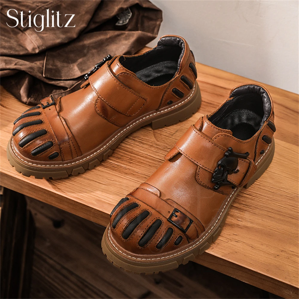 Zapatos de hombre de piel de vaca con punta redonda grande, zapatos informales bajos, zapatos casuales de estilo británico a la moda, zapatos de cuero negros, marrones y grises en Stock