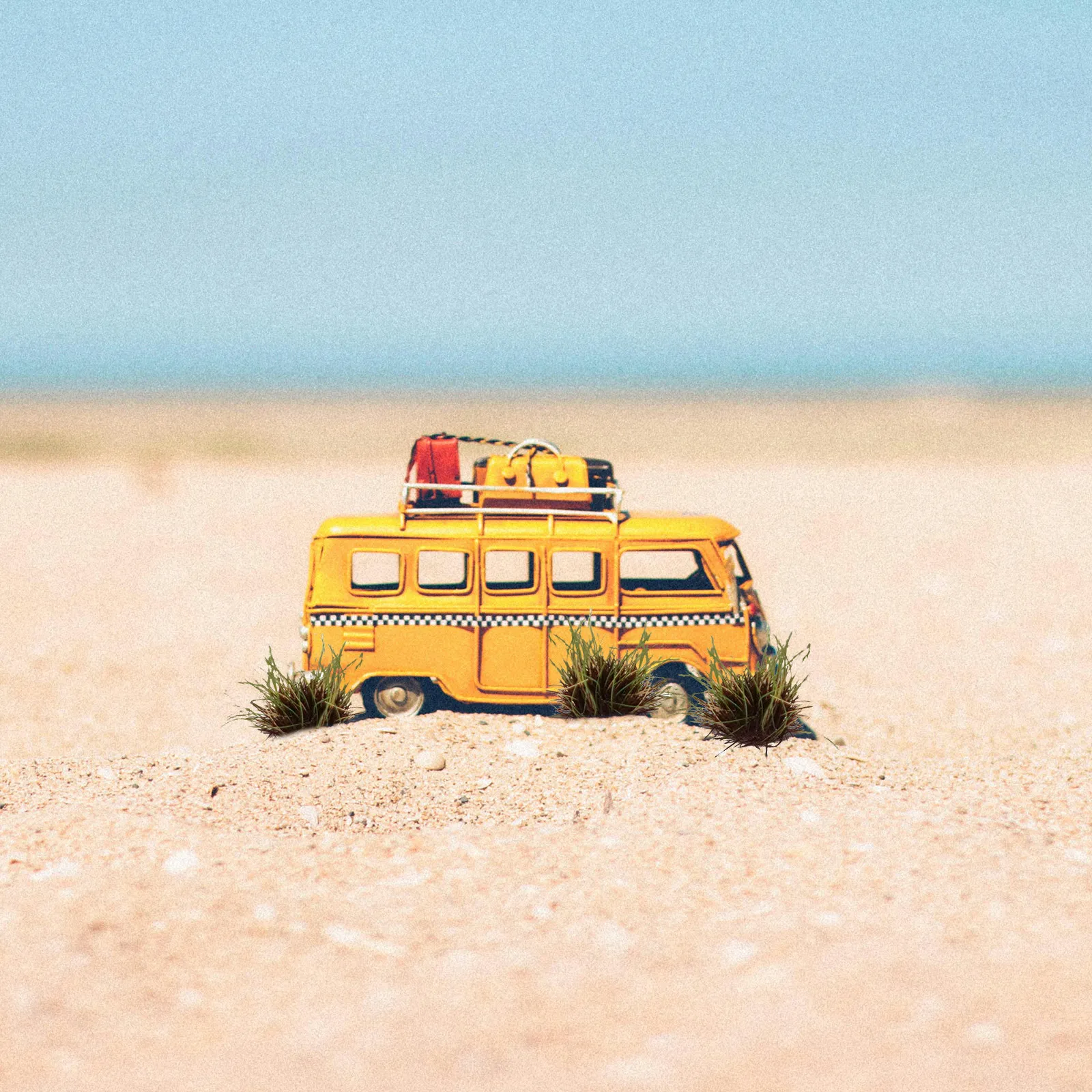 

Набор из 5 миниатюрных пучков травы, реалистичная статическая зелень 8 мм для диорам, ландшафтного дизайна, искусственная трава для декора