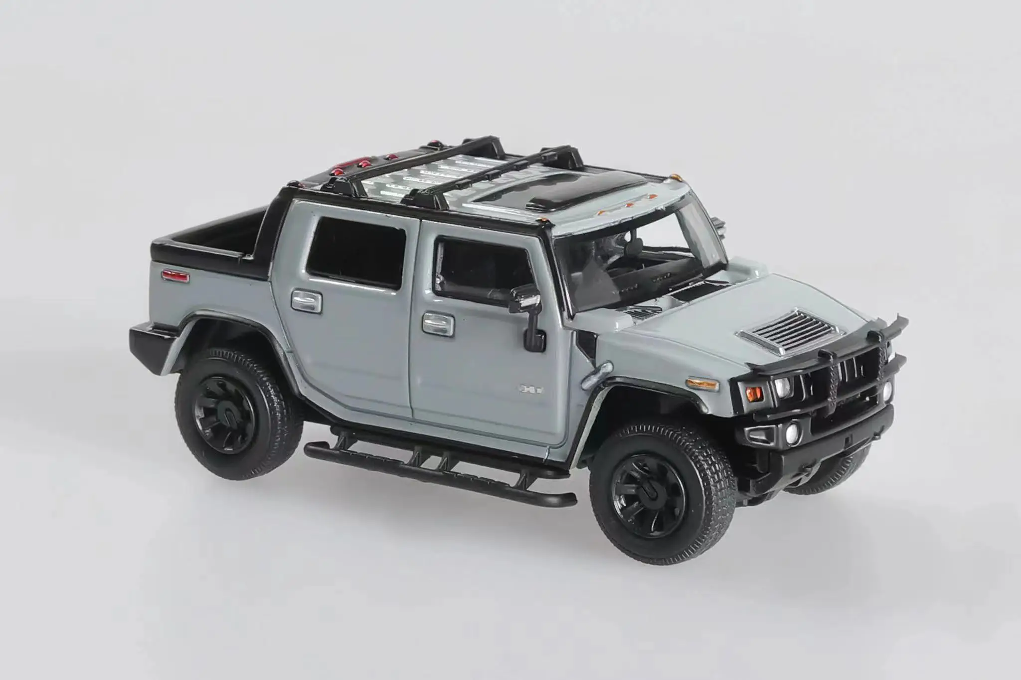 **Soon arrive** LULU Model 1:64 Hum mer H2 SUT Gray White Model Car