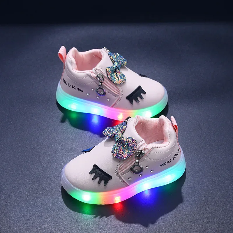 

Children's Sports Shoes with LED Lights Autumn New Baby Kid's Casual Sneakers Boys and Girls Illuminated Luminous Shoes