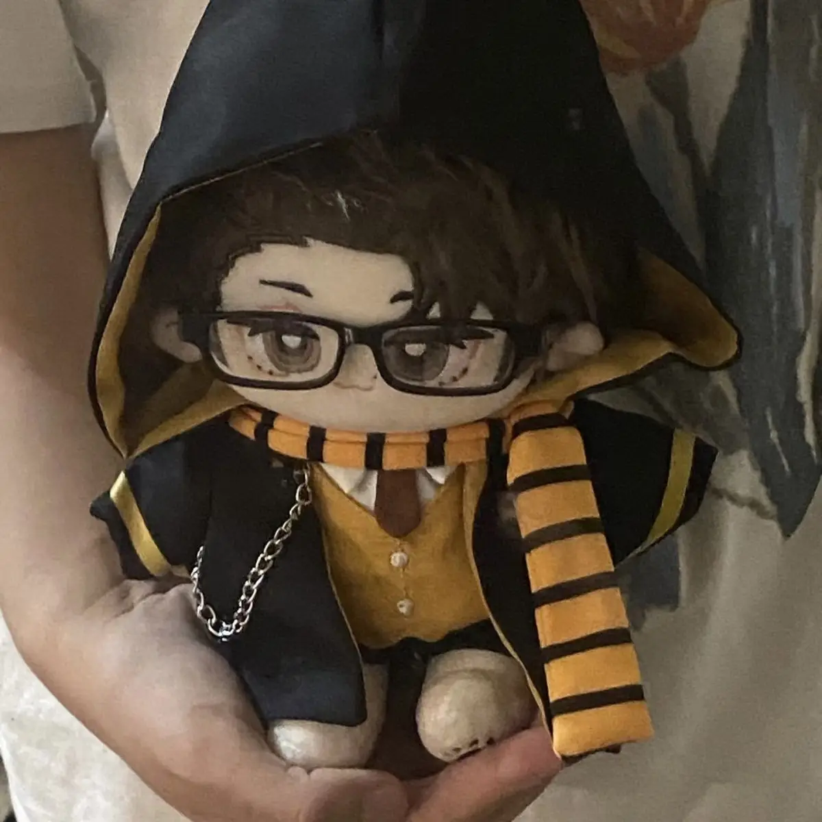 

Stuffed 20cm Versatile Artist Laurent Ban Cosplay Plush With Skeleton Doll Toys for Fan Collection or Friends Birthday Gift
