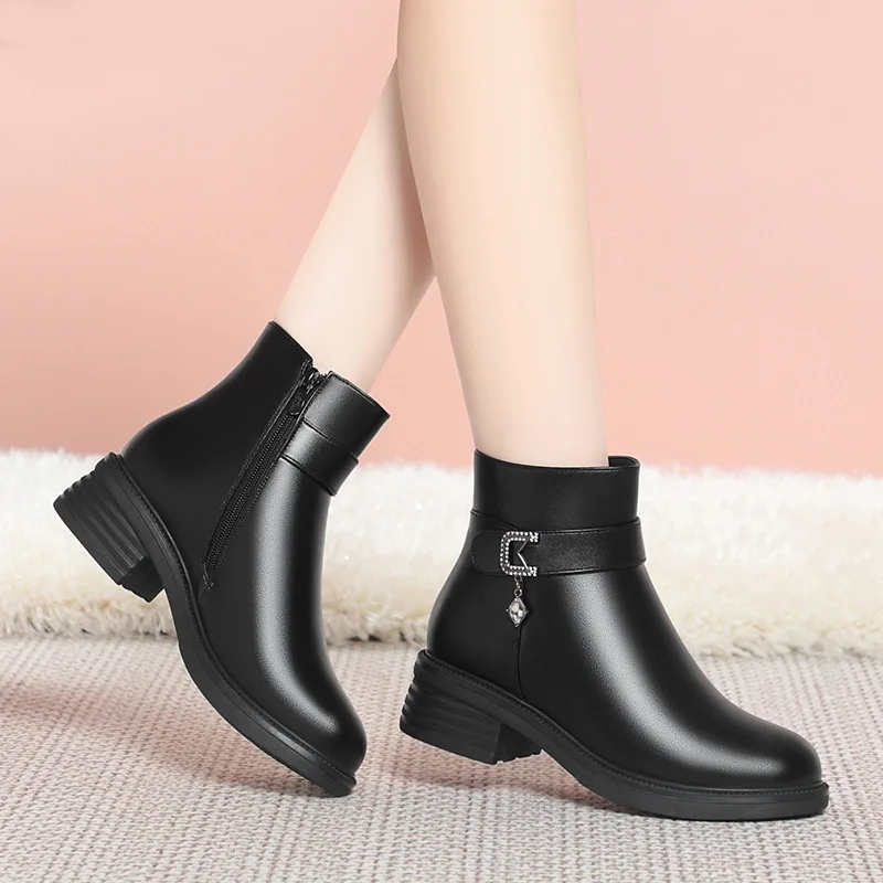 

Size 35-41 Warm Plush Women's Boots for Woman Elegant Shoes Autumn 2025 Women's Fashion Crystal Leather Winter Short Boots Black