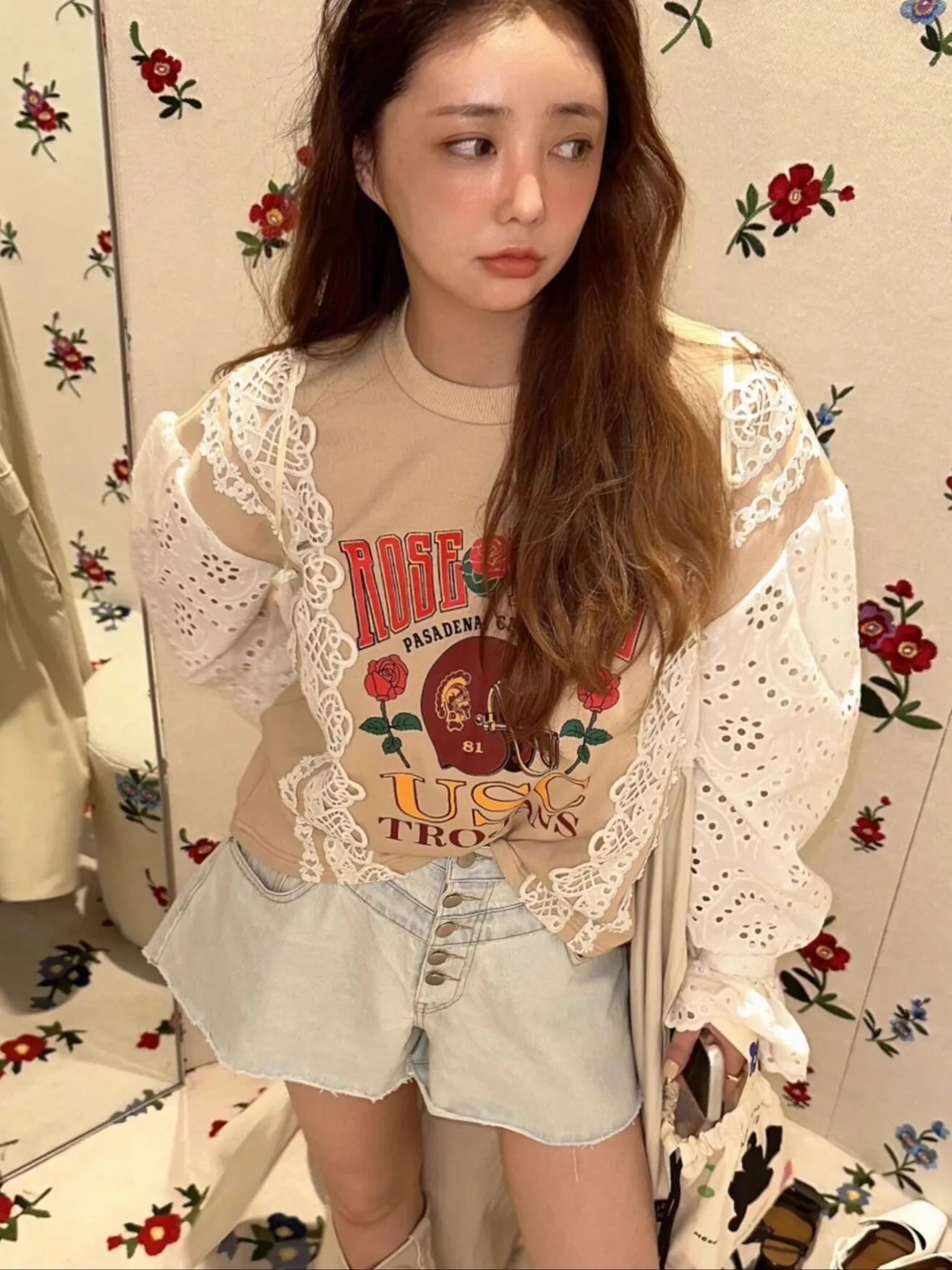 

Heavy Embroidery Patchwork Cartoon Print Sweatirt Women's Design Sense Top Dongda Gate Direct Age Reduction Korean Sle
