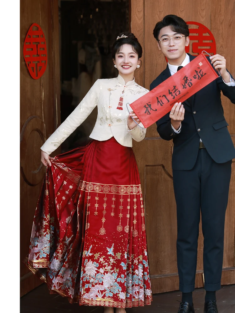 

Новый китайский свадебный комплект 2025 года: традиционный костюм для церемонии питья жениха, длинное платье-ципао для свадебной церемонии