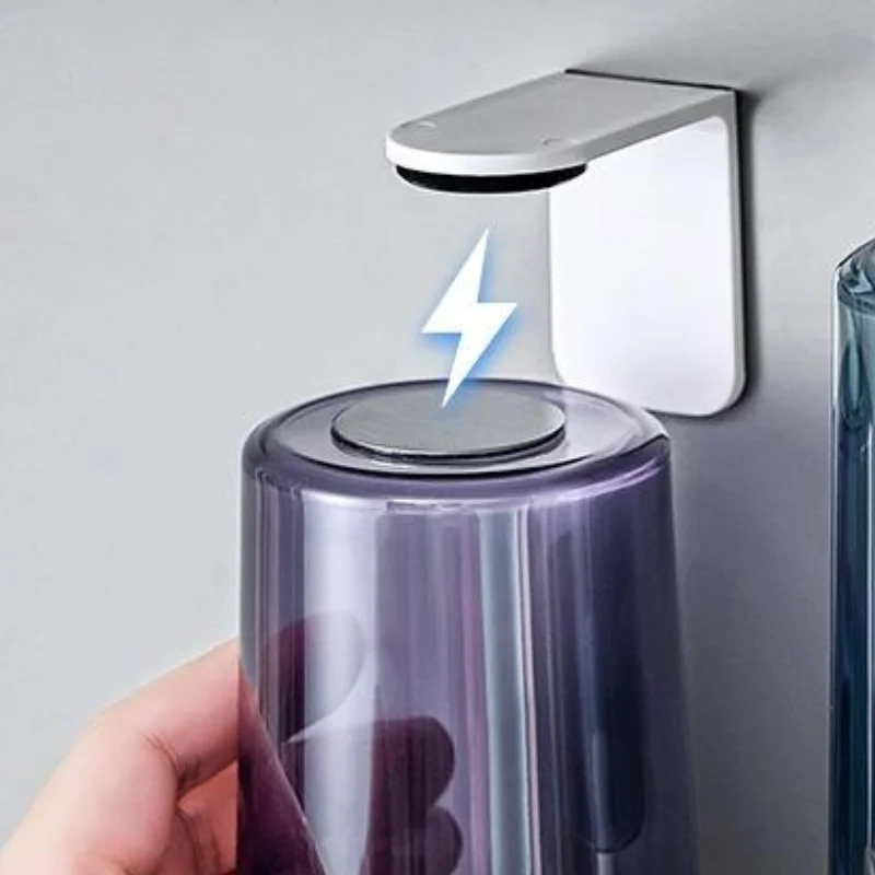 

1 Set Transparent Simple Household Toiletry Cup 350ml Magnetic Back Flip Cup Wall-Mounted Toothbrush Cup Toothbrush Holder Shelf