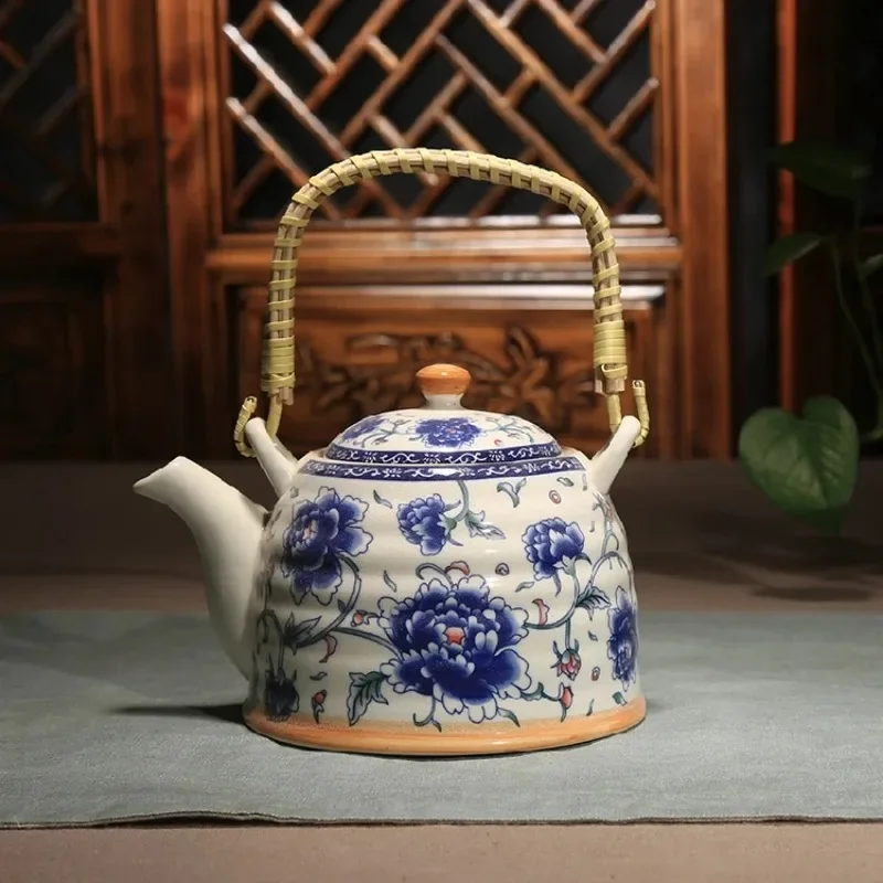 900ML Ceramic Chinese Style Tea Pot with Filter Screen Large Size with Handle Household Cold Water Pot Restaurant Hotel