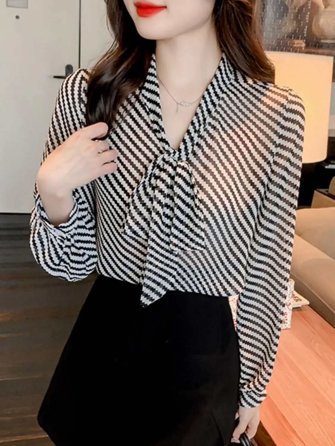

Long Sleeved Striped Chiffon Shirt for Women Chic and Stylish Top New Bow Tie