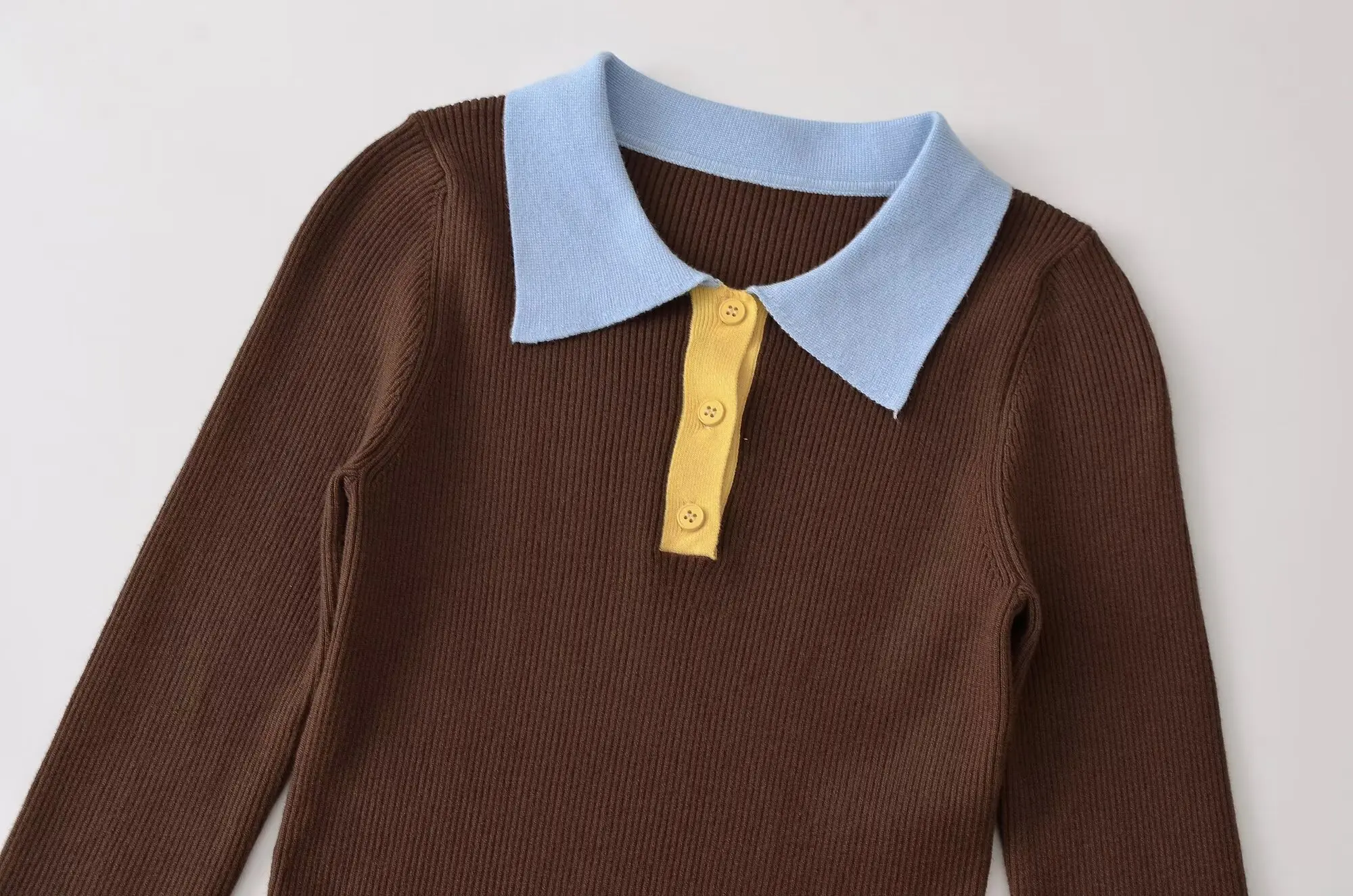 KONDALA Fashion 2026 Herbst Polo Damenhemd mit Knöpfen, lässiger Langarm-Pullover, Streetwear, schicke Patchwork-Strickware für Damen – Detail 4