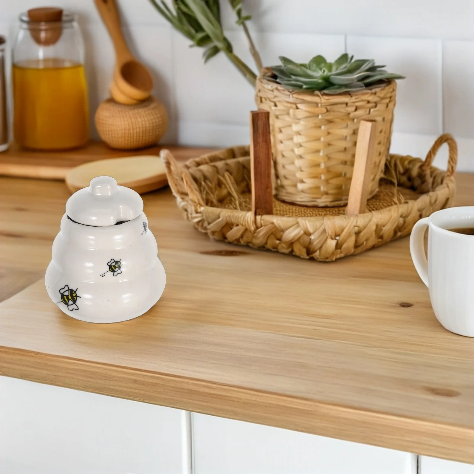 

5Pcs Ceramic Honey Pot Set Bee Pattern Lid Dipper for Kitchen Honey Storage and Decoration Ceramic Jar Jar and Dipper Set