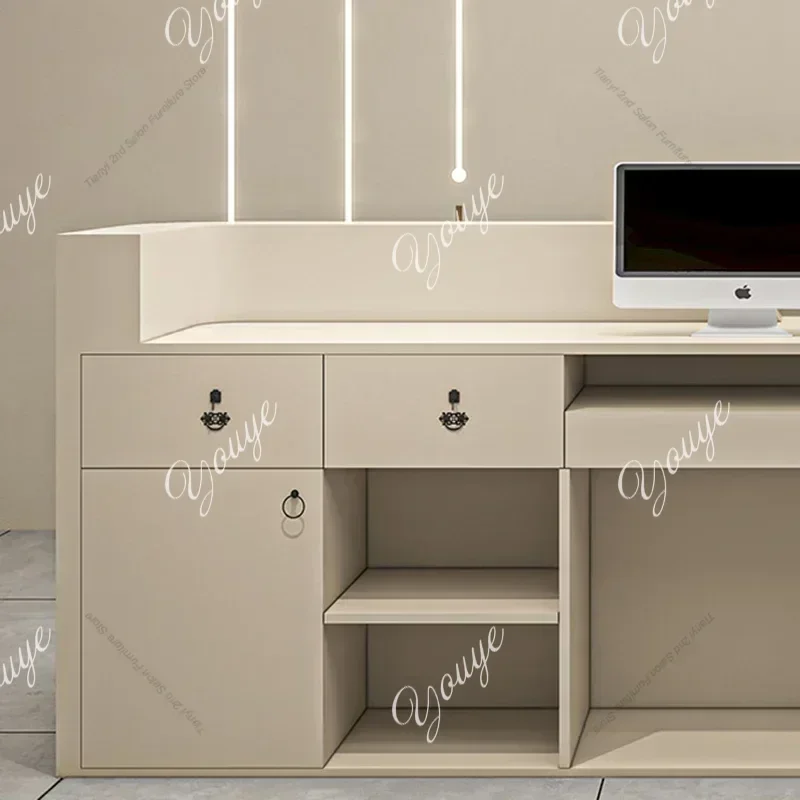 Q متجر لبيع الملابس على الطراز الإيطالي مكاتب الاستقبال صالون تجميل مكاتب الاستقبال البساطة أثاث المكاتب الفاخرة استقبال HBRD