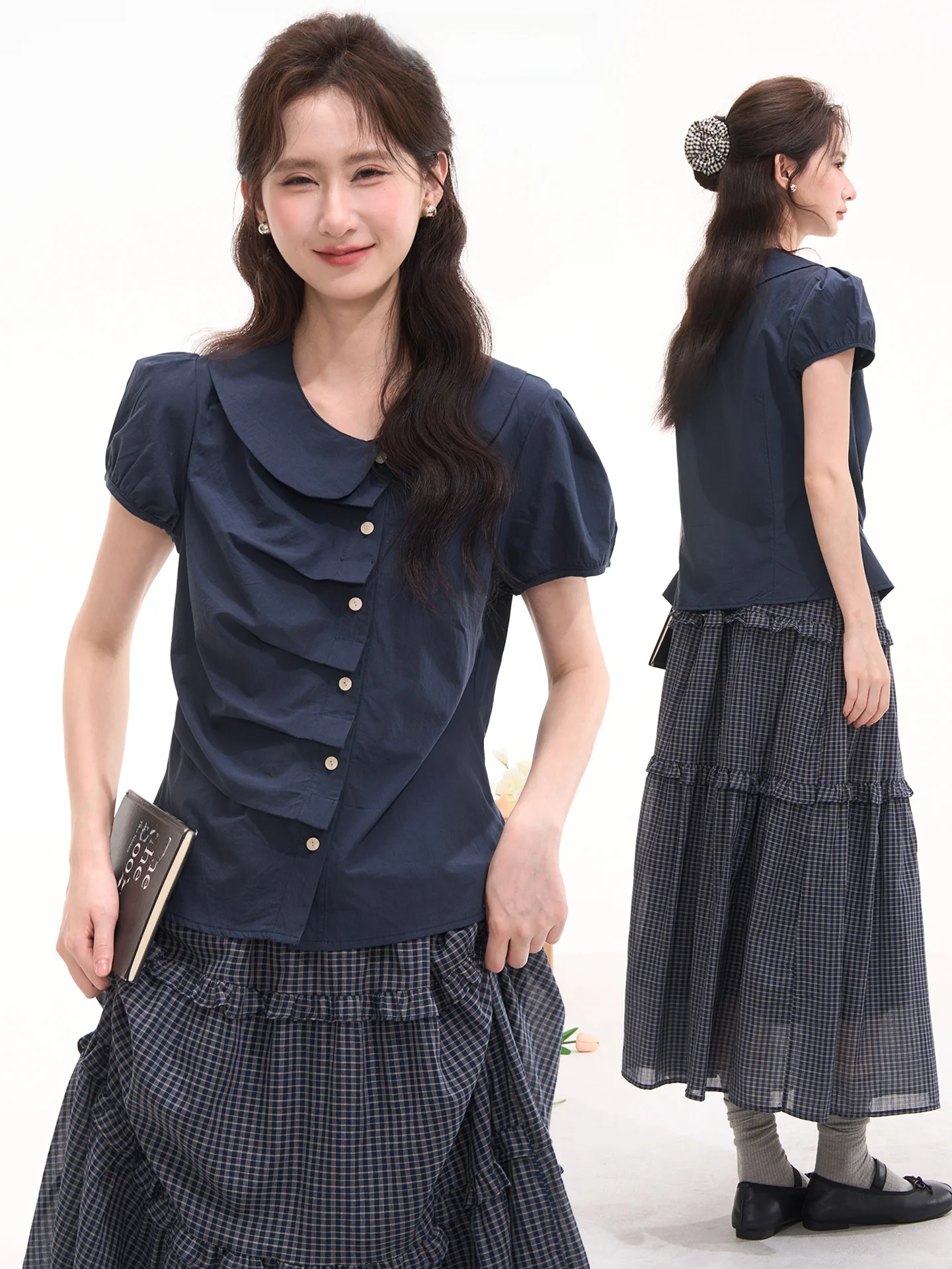 

Нежная простая женская хлопковая блузка в корейском стиле с короткими рукавами-фонариками, плиссированным воротником-питер пэн и принтом «Цветочное поле»