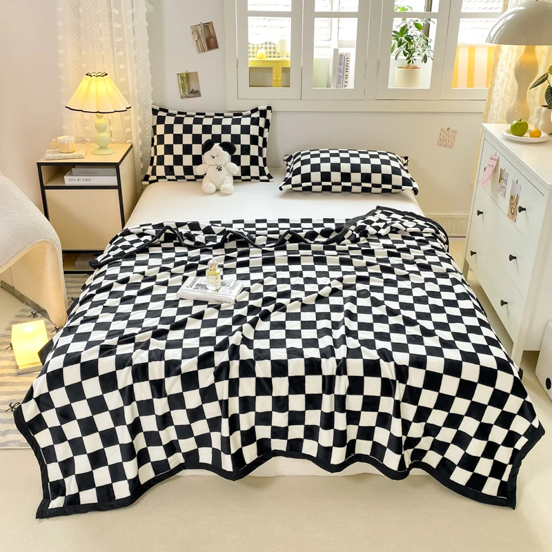 3pcs Throw Blankets Checkerboard Grid Flannel Blanket Reversible Print Polyester Plush Home Bed Sofa Blanket for All Seasons