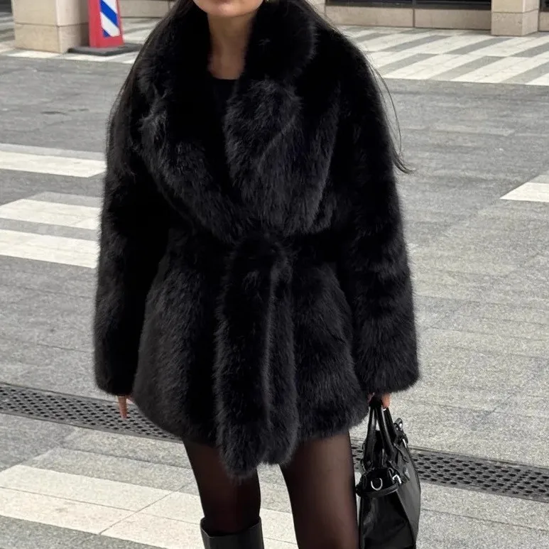 Mantel Bulu Imitasi Wanita Model Fox Fur, Jaket Bulu Panjang Sedang, Kerah Berlipat dengan Tali, Lengan Panjang, Tebal, Longgar, Kasual, Musim Gugur Musim Dingin 2025
