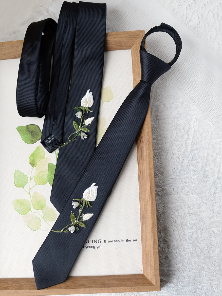 gravata-feminina-elegante-preta-com-flores-bordadas-acessorio-de-camisa-vintage-delicado-feito-a-mao-estilo-coreano-origin