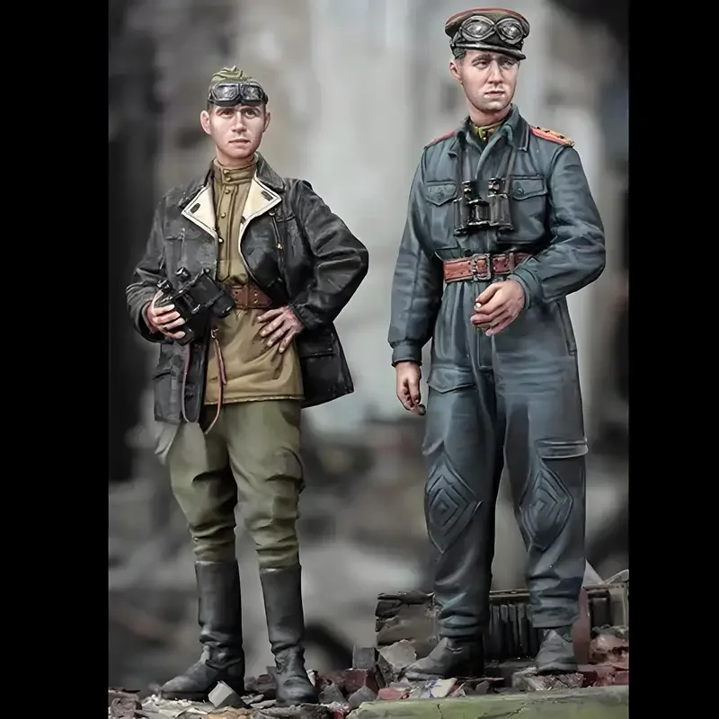 1/35 Resin WWII Soviet Tank Officer Set, Military Theme, White Model, Handmade, Unassembled and Unpainted