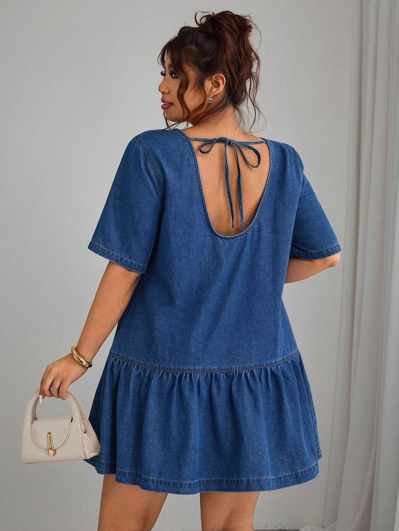 

Plus Size Women Solid Color Round Neck Raglan Short Sleeve Ruffle Hem Mini Dress