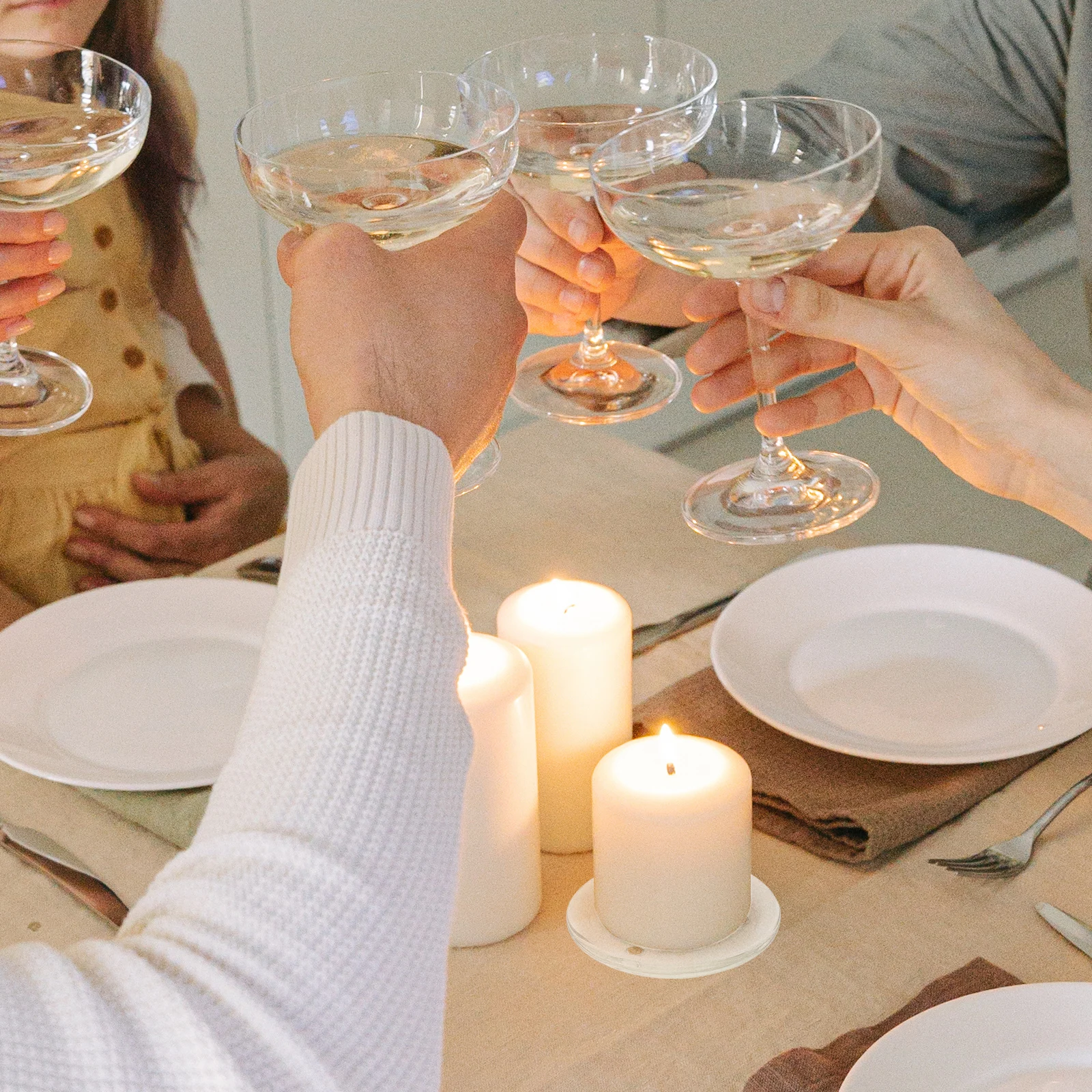 

2Pcs Bases Round Glass Holders Simple Elegant Home Table Decor Aromatherapy Candlestick Decoration Round Trays