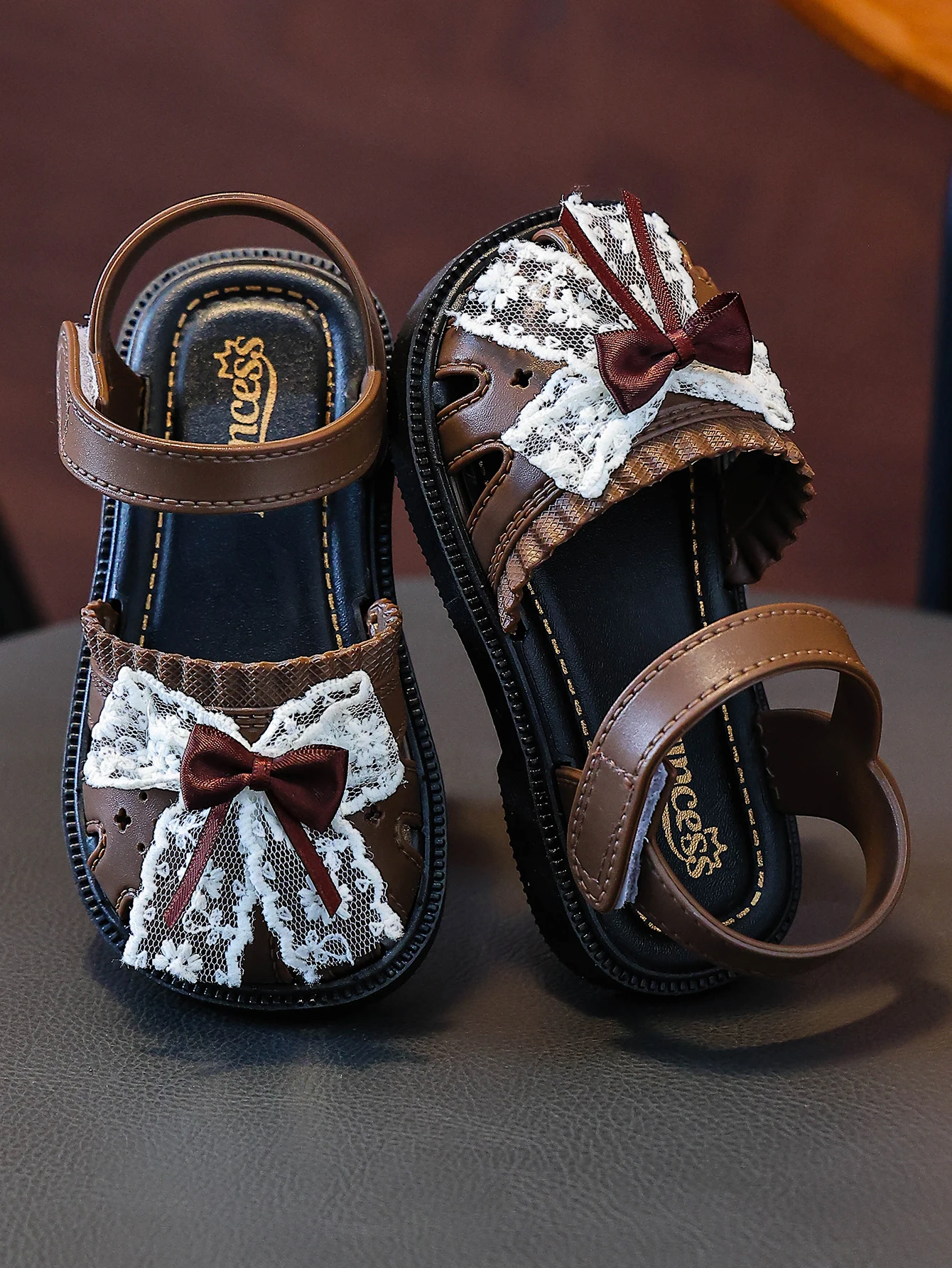 

Children's Sandals Summer New Baotou Fashion Sandals White Bow Student Indoor and Outdoor Non slip Home Sandals