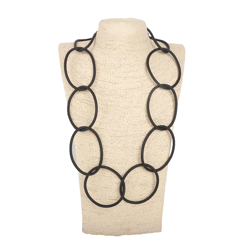 New Gothic Simple Hoop Design Black Rubber Collar Fashionable And Unique Punk Style Clothing Matching Necklace Sweater Chain
