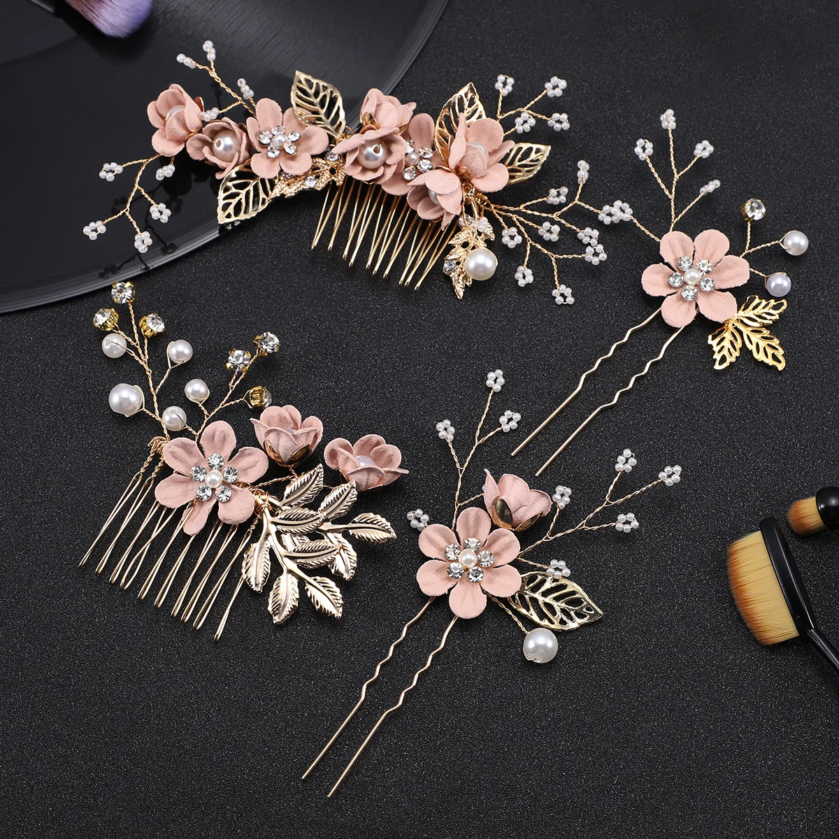 

4Pcs Wedding Hair Comb Set Handmade Alloy Pearls Rhinestone Bridal Accessories for Wedding Party Bridesmaid Flower