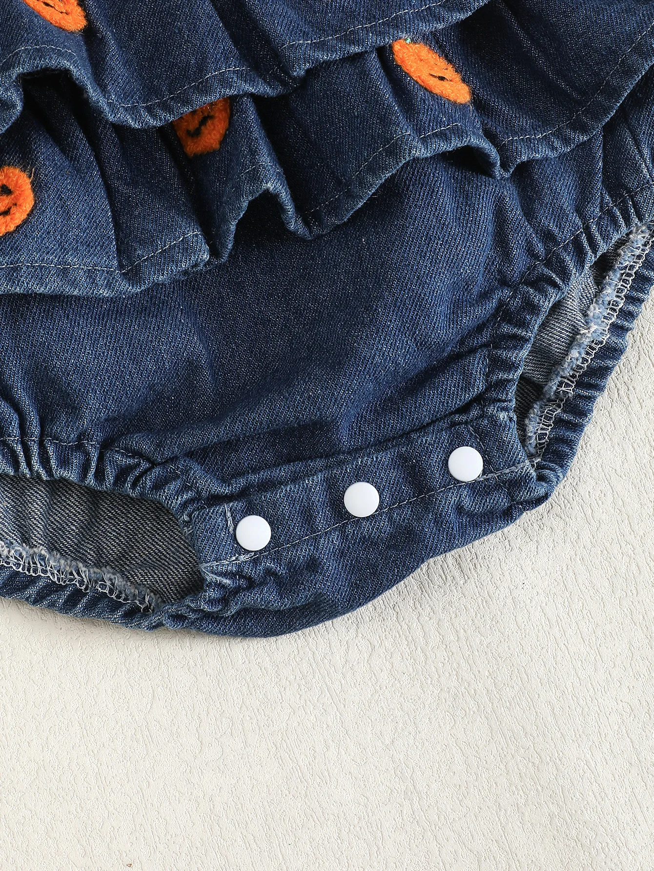 Ärmelloses Jeanskleid mit Halloween-Kürbis-Stickmuster für Kleinkinder Mädchen, Baby-Kostüm, Lässiges Sommer-Outfit – Detail 6