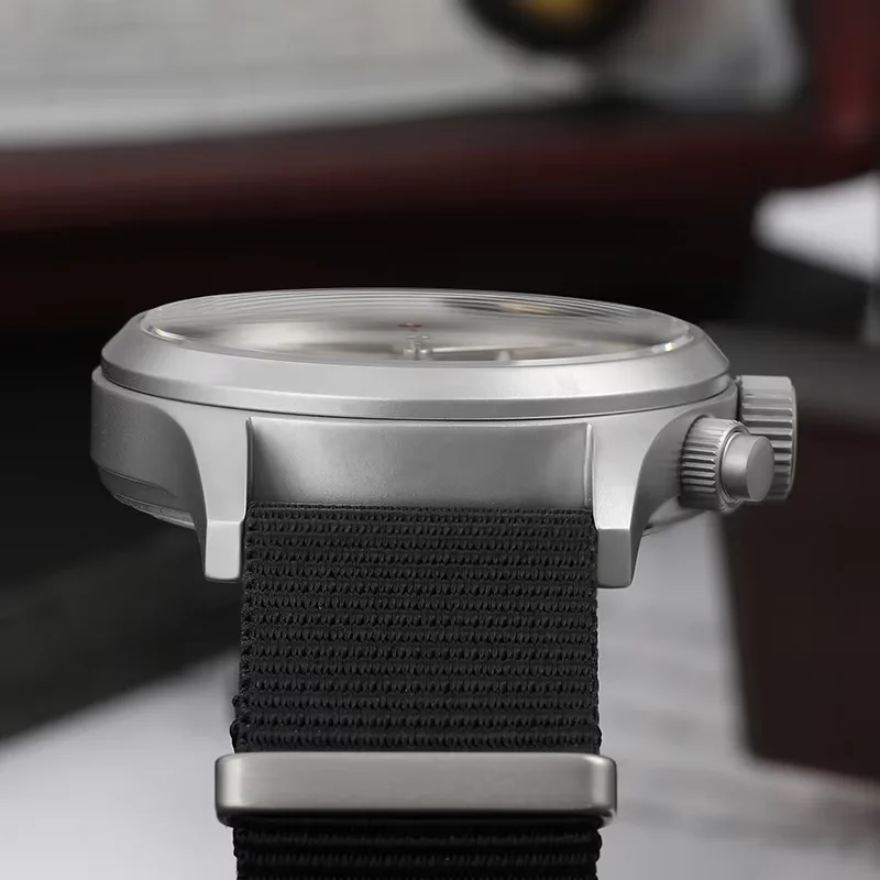 Militado ML1868KF クォーツ時計 3 ダイヤル VK67 クロノグラフムーブメントステンレススチールヴィンテージウォッチ 100 メートル防水夜光時計