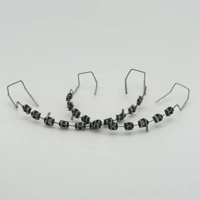 Рисунок 6 - Зубные брекеты, украшения