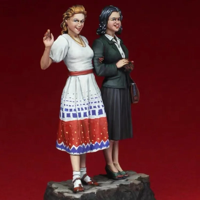 1/35 Scale Resin Figure Gift Model Kit Paris Civilian Woman 2 Person Micro Scene Layout Toys Figure Unassembled Unpainted