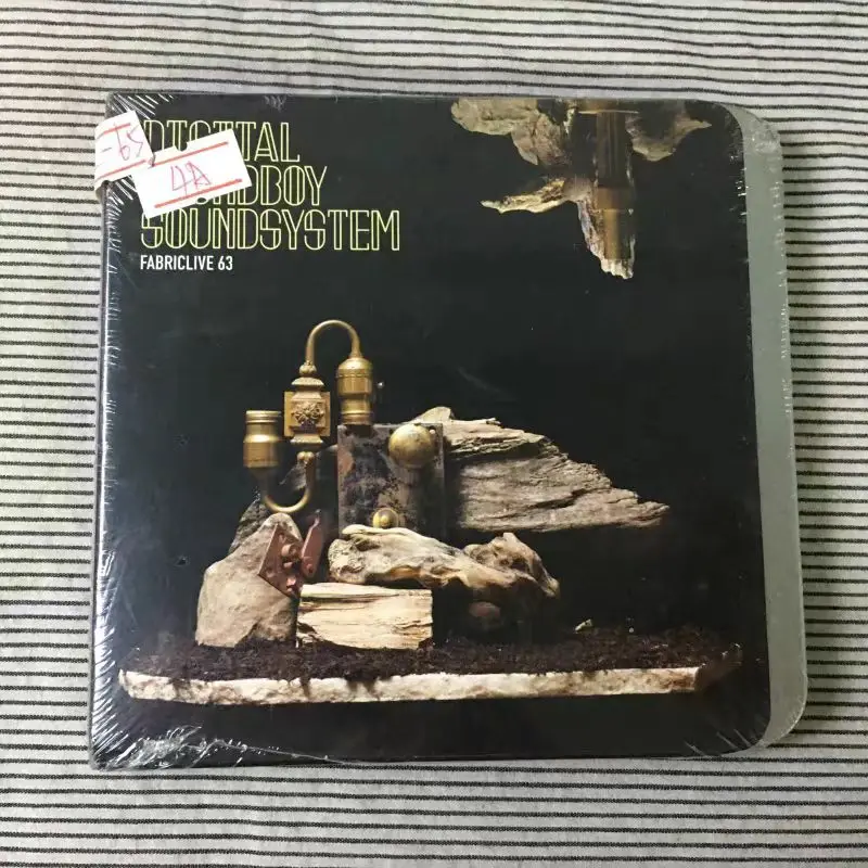 

CD Digital Soundboy Sound System-Fabriclive 63 (2012 записи ткани, 49-трековый DJ Mix, Shy FX/Breakage/B.Traits)